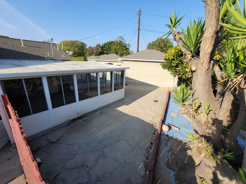 Rear Patio - 10740 Galvin St