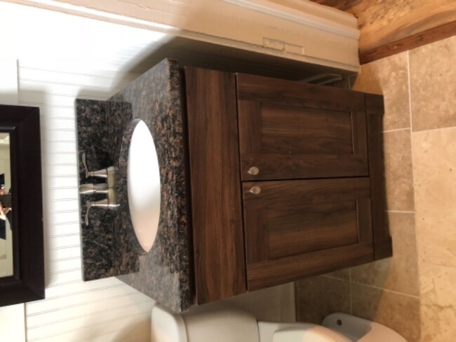 Building Photo - 205 S Maple St