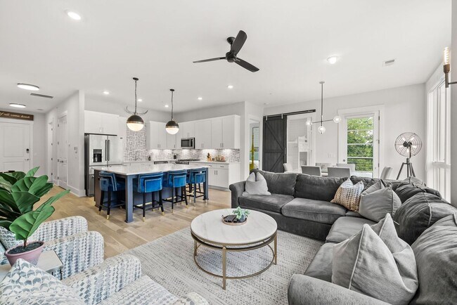 Building Photo - 119 Acklen Park Dr