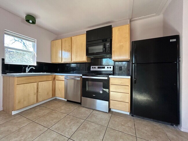 Building Photo - 3118 37th St