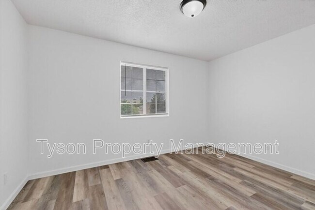 Building Photo - 10339 Vendaval Ave NW