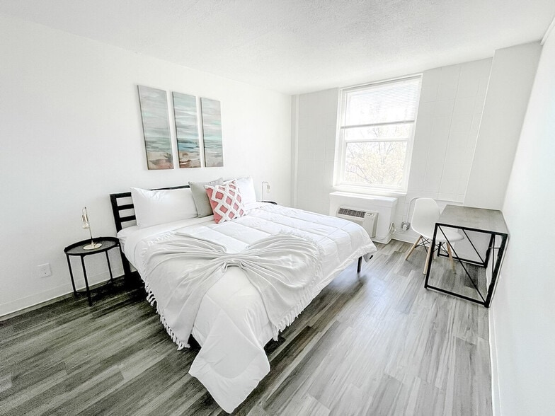 Building Photo - 2515 Burnet Ave