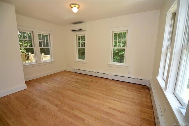 Building Photo - 5 Brevoort Rd