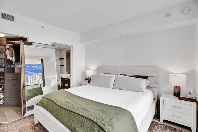 Building Photo - 45 SW 9th St