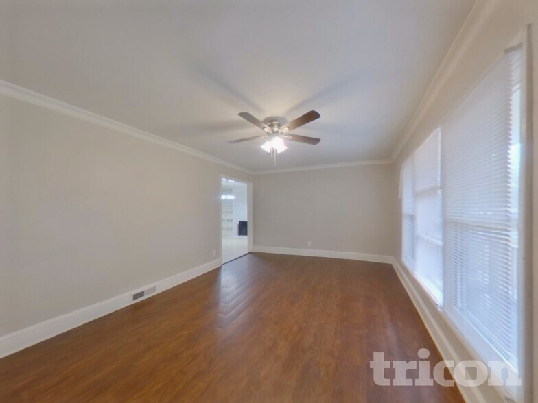 Building Photo - 1141 Dooley Dr