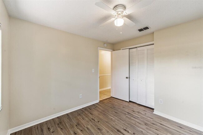 Building Photo - 9616 N Oklawaha Ave