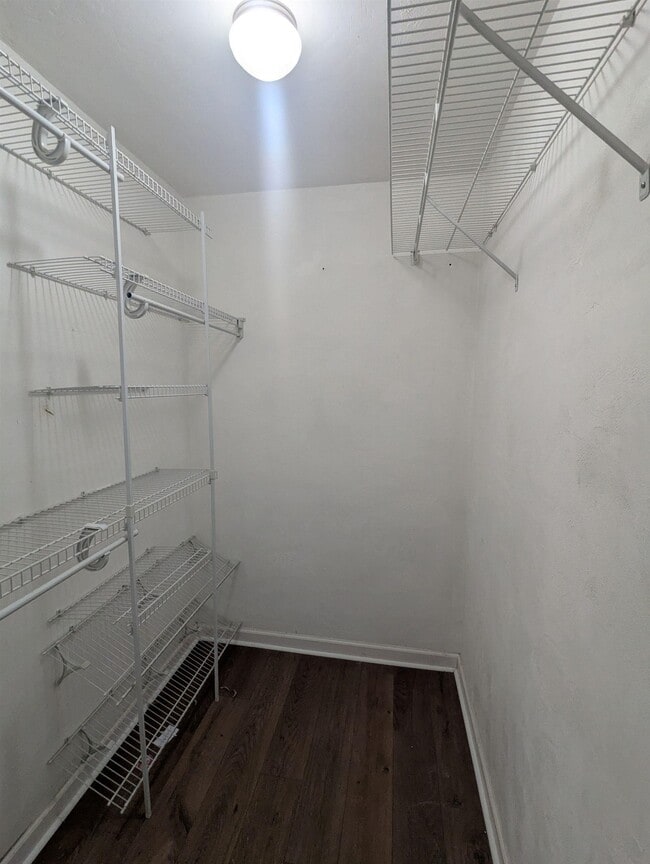 Building Photo - 202 Whetherbine Way W