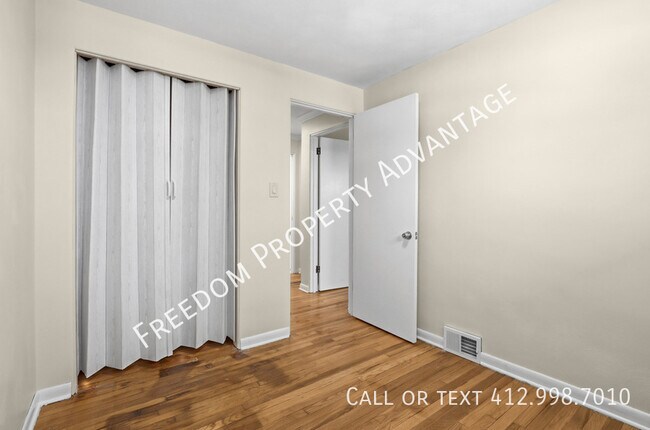 Building Photo - 25 Ridge Dr