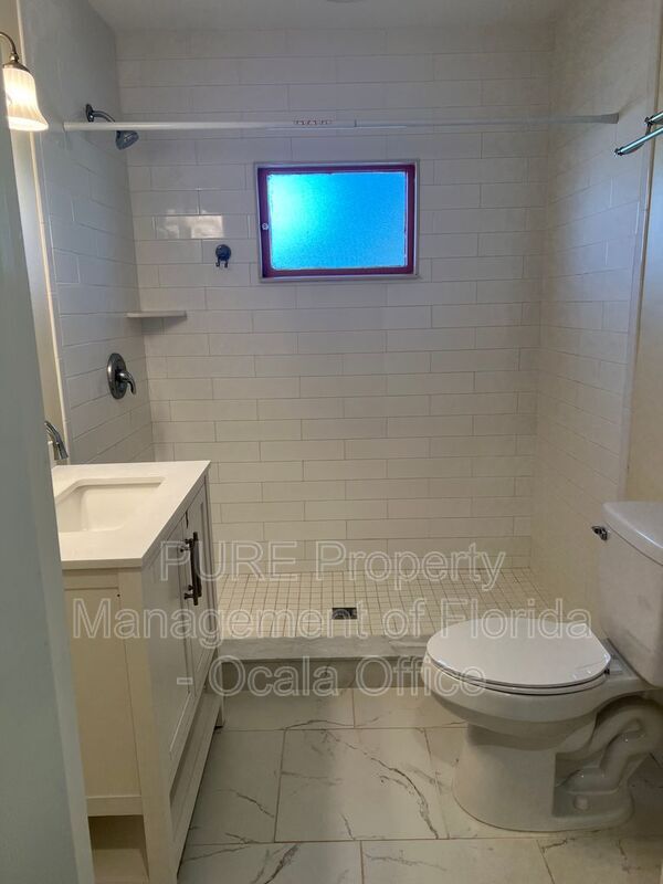 Building Photo - 5625 SE 109th Pl