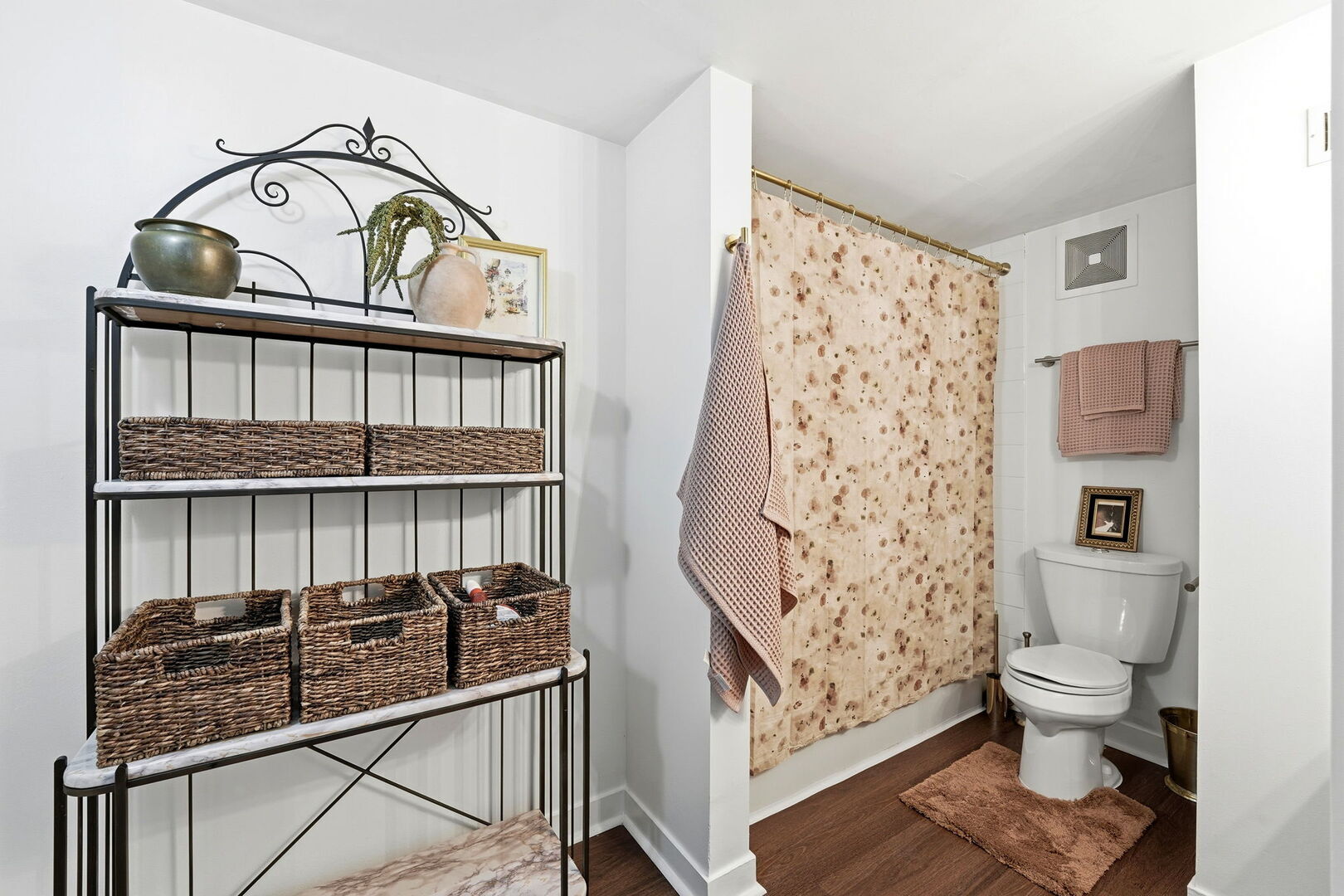 Building Photo - 949 W Madison St