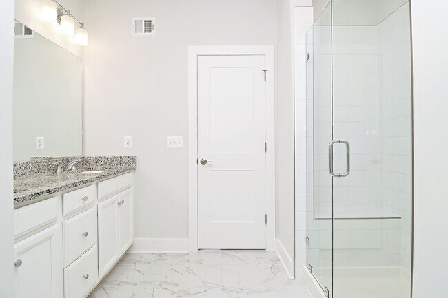 Building Photo - Pet-Friendly Brookhill Commons End-Unit Condo