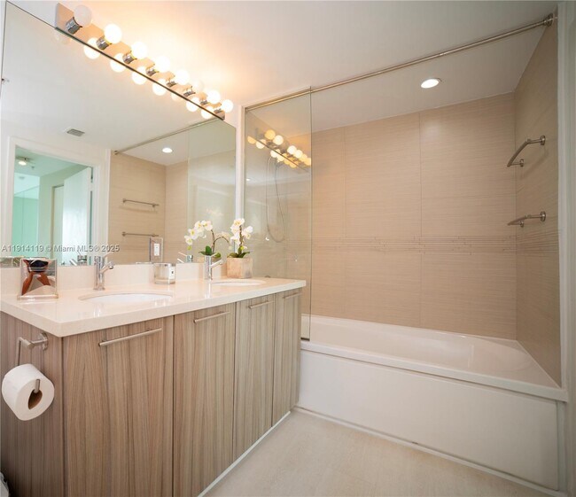 Building Photo - 6700 Indian Creek Dr