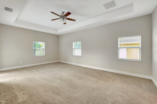 Building Photo - 348 SW Millard Dr