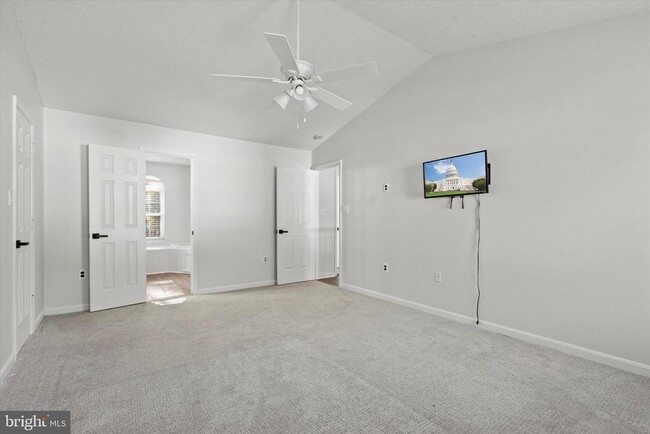 Building Photo - 2230 Community Dr