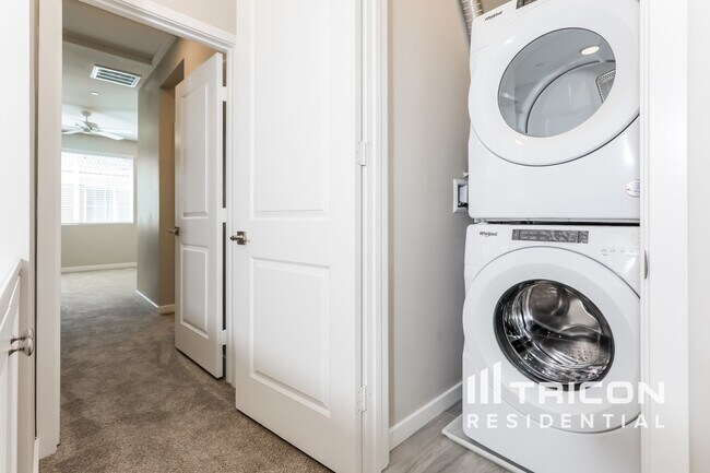 Building Photo - 24677 Tesoro Ct