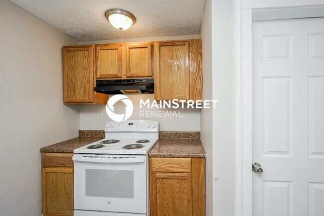 Building Photo - 4 Bedroom Pet-Friendly Home in Louisville, KY with Main Street Renewal