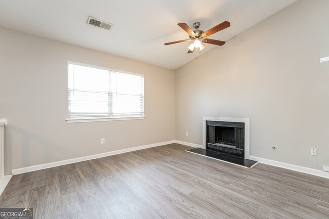 Building Photo - 5591 Spg Hl Bnd