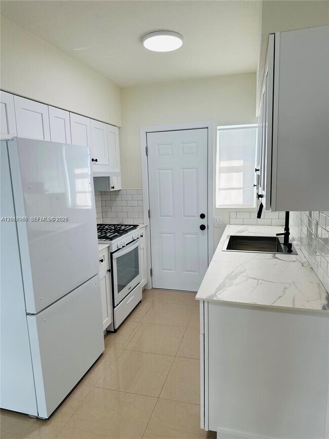 Building Photo - 8080 Tatum Waterway Dr