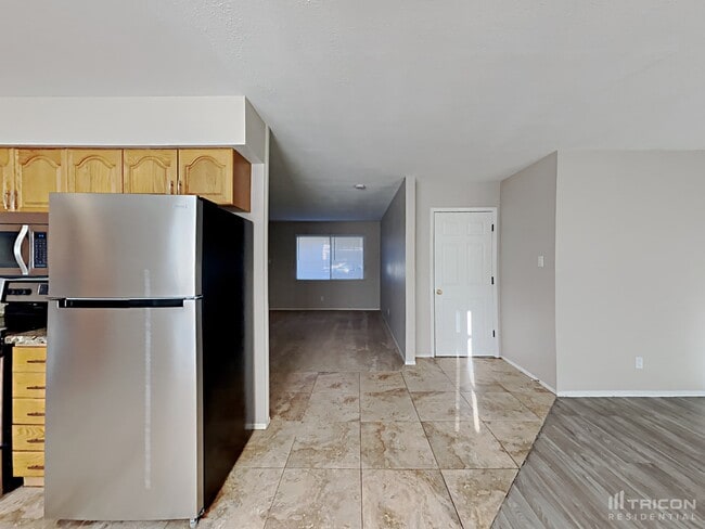 Building Photo - 15253 N 53rd Ave