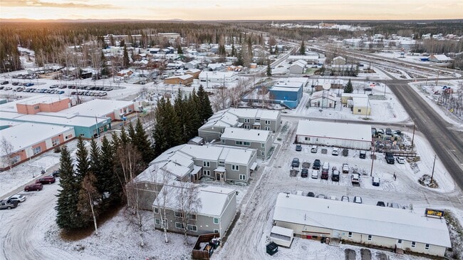 Building Photo - 350 S Santa Claus Ln