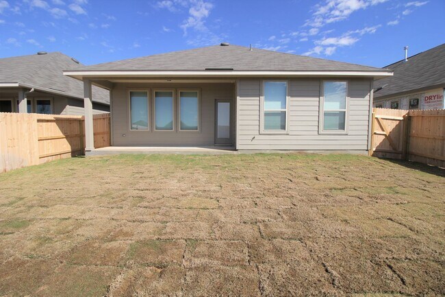 Building Photo - Live Minutes from Historic Gruene and Downtown New Braunfels! 4/3/2 Home in Gruenefield Subdivisi...