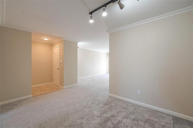 Building Photo - 12550 Whittington Dr
