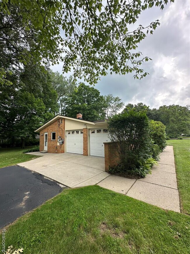 Building Photo - 6606 Vachon Ct