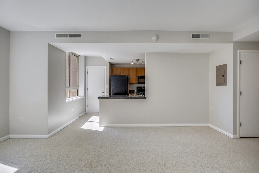 Building Photo - 350 G St SW