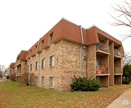 Building Photo - 795 6th St E