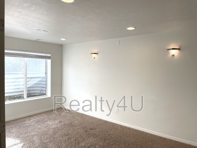 Building Photo - 4081 Rivermist Ln N