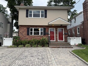 Building Photo - 40 Edgewood Rd