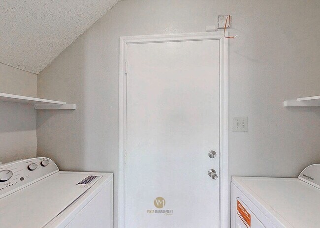 Building Photo - Charming 2-Bedroom Rental in Sunset Subdivision – Available Now!