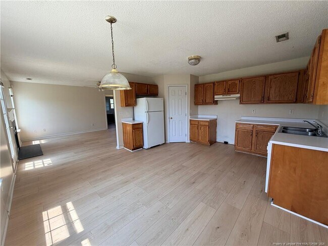 Building Photo - 908 Mourning Dove Pl