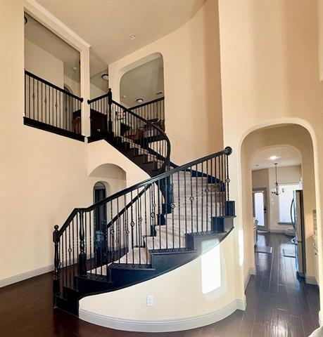 Building Photo - 811 Bandelier Ln