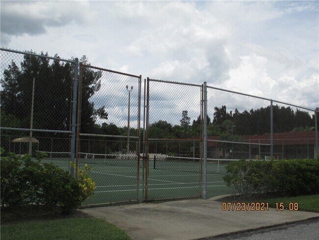 Building Photo - 52 Woodland Dr