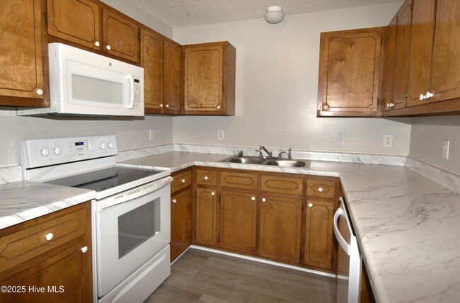 Building Photo - 159 Marlene Dr