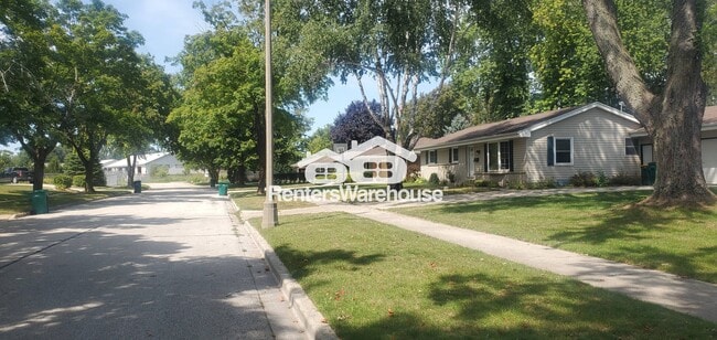 Building Photo - N86W6314 Brookdale Dr