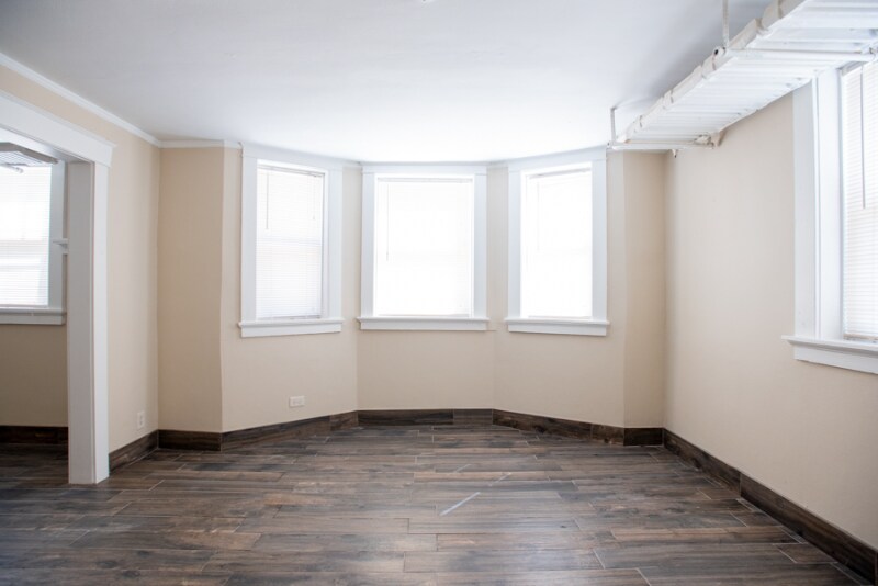Building Photo - 1704 E Locust St