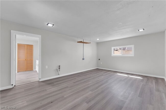 Building Photo - 20117 Butternut Ln