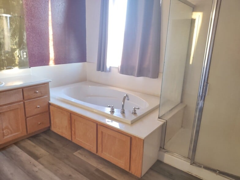 Building Photo - 3013 Collingham Ct
