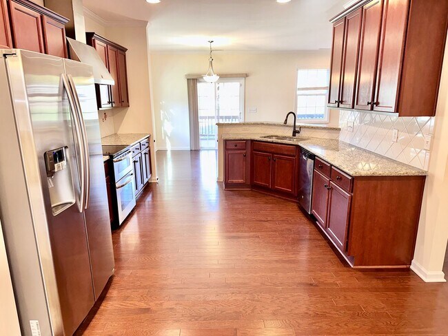 Building Photo - Beautiful home in Everwood!