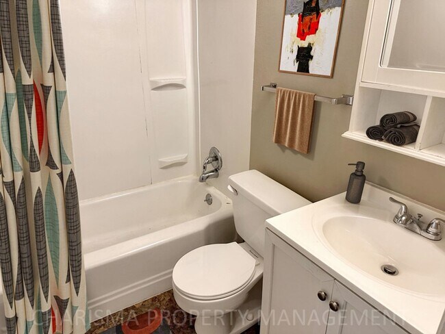 Building Photo - 2 BD, 1 BA LOCATED NEAR DOWNTOWN SIOUX FALLS