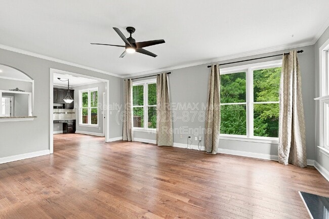 Building Photo - 6725 Ridgefield Dr