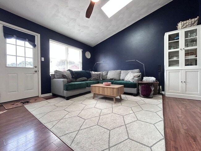 Building Photo - 3-bedroom Gem in the heart of Virginia Beach! "ASK ABOUT OUR ZERO DEPOSIT"