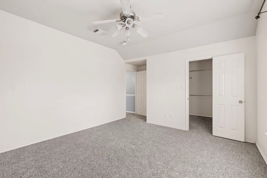 Building Photo - 1710 Redwing Cove Dr