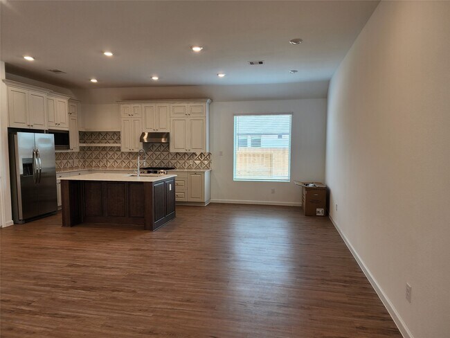 Building Photo - 27122 Berry Bright Dr