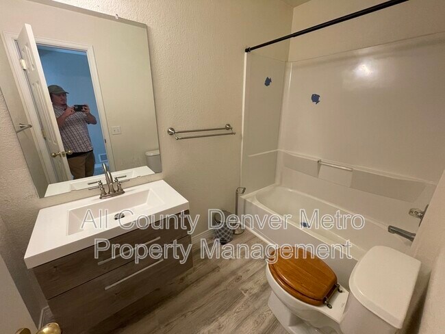 Building Photo - 451 Grey Swallow St