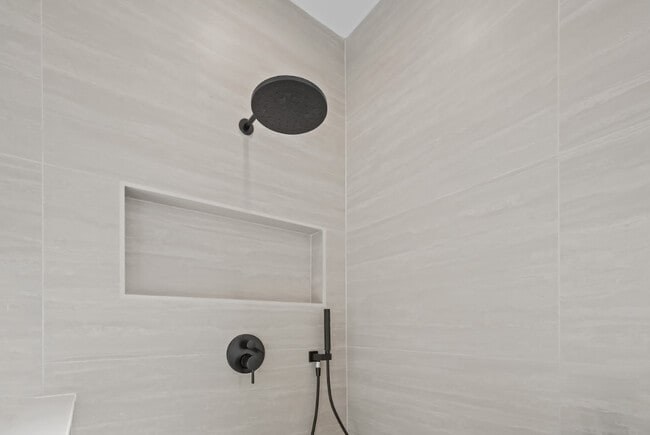 Building Photo - 2201 N 74th Ct