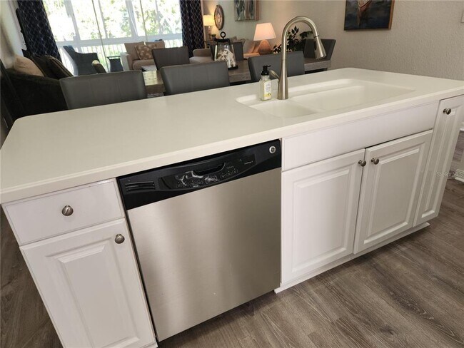 Building Photo - 6503 Fairway Gardens Dr