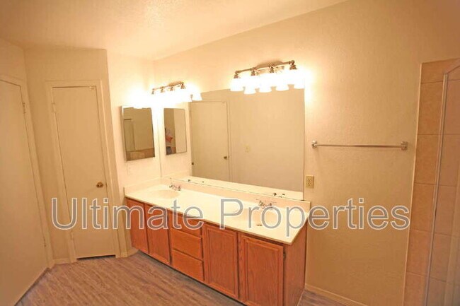Building Photo - 6853 N 78th Ave